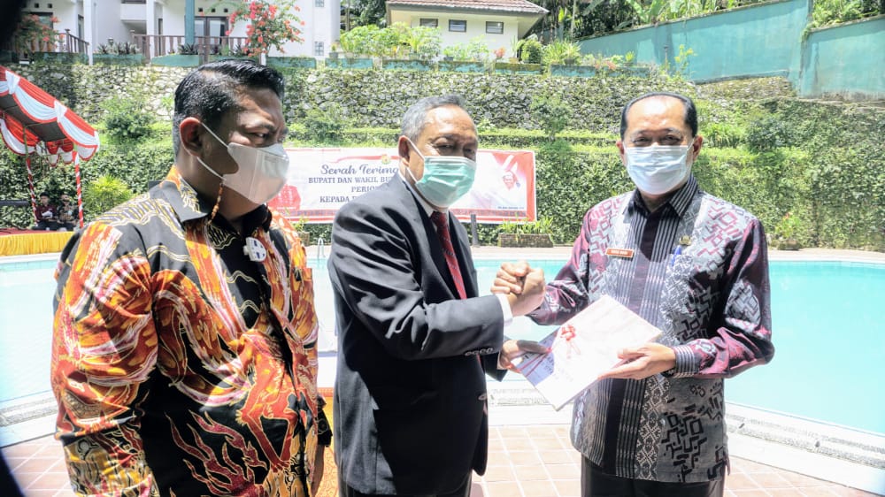 Resmi Rede Roni Bare Plh Bupati Toraja Utara Toraya Pos